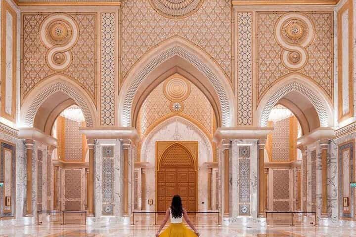 Abu Dhabi: Qasr Al Watan Tour with Private Transportation