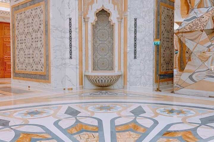 Abu Dhabi: Qasr Al Watan Tour with Private Transportation