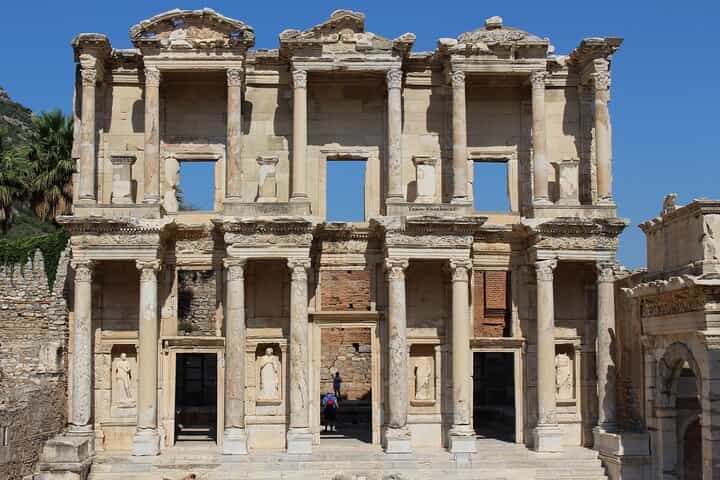 3-Hour Private Ephesus, Terrace Houses Tour from Kusadasi