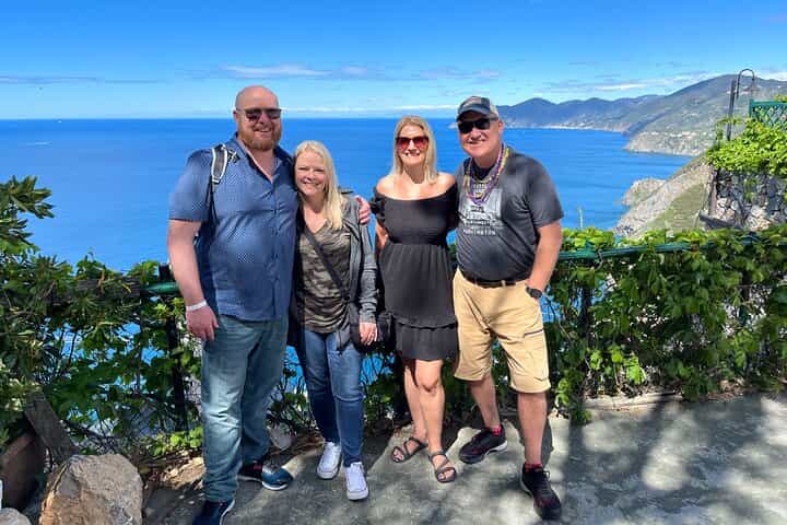 סיור חוף פרטי בקינקטרי ופונטו ונרה בנמל לה ספציה