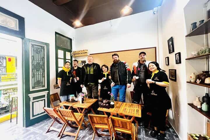 חווית שיעור קפה ביצים בעיר האנוי