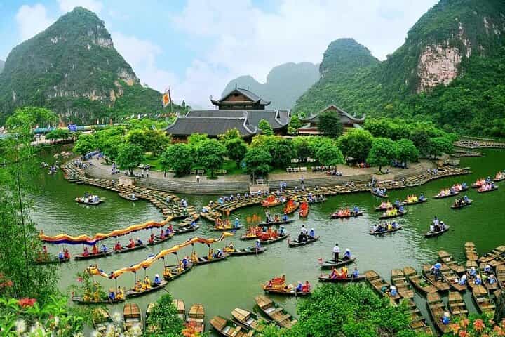Hanoi: Hoa Lu, Tam Coc, Mua Cave & Bich Dong Pagoda Small Group