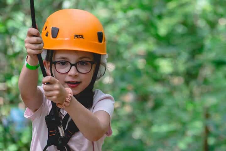 קורס הרפתקאות בעצי העצים בקרים