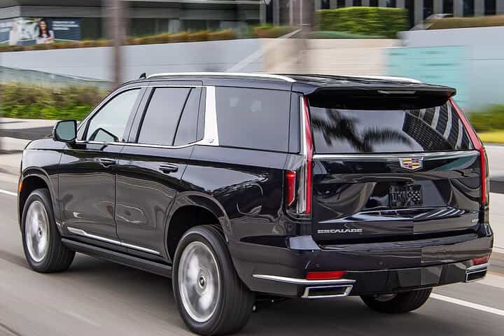 Private Round Trip Honolulu Airport HNL from/to Honolulu by SUV