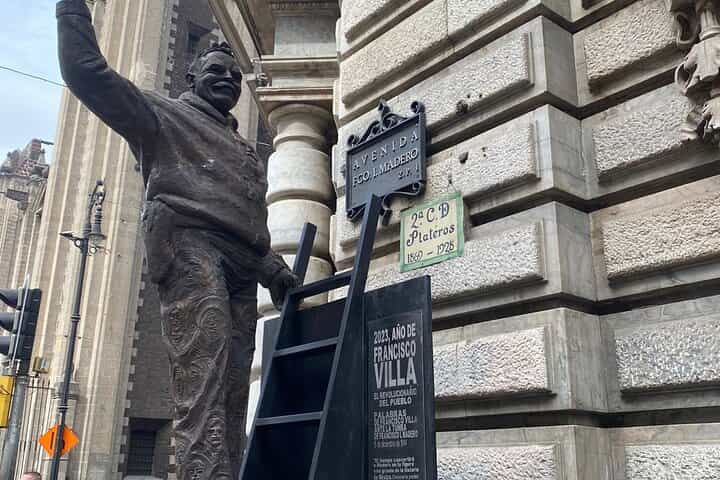 Mexico City : Heroines & Villans of Mexico Tenochtitlan