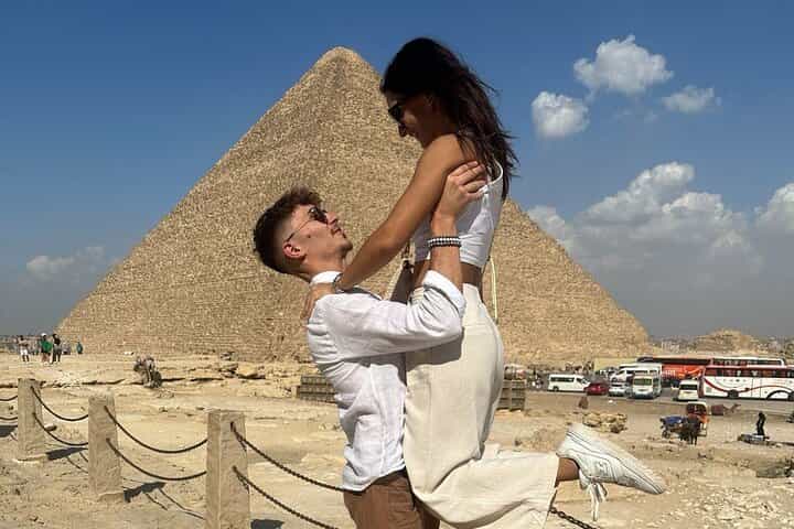 סיור חצי יום לפירמידות בגיזה, סphinx, בתוך הפירמידה, גמלים, ארוחת צהריים