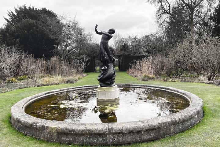 SHERLOCKTRAIL: A Sherlock Holmes Mystery (Self-Guided Walk)