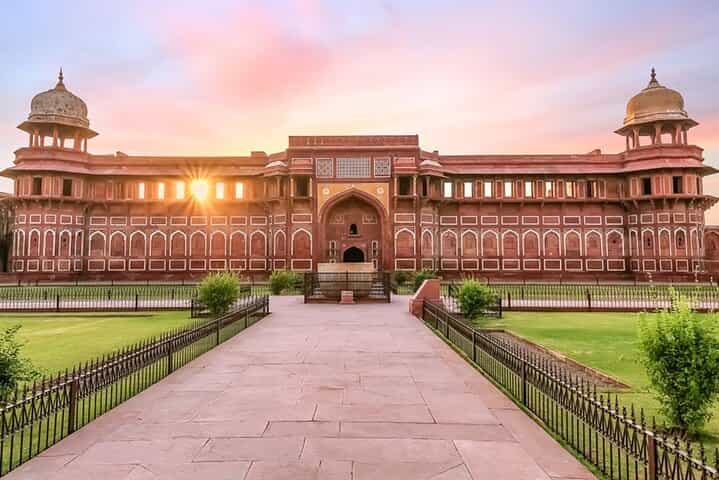 סיור של 3 ימים במשולש המוזהב מדלהי, אגרה וג'ייפור