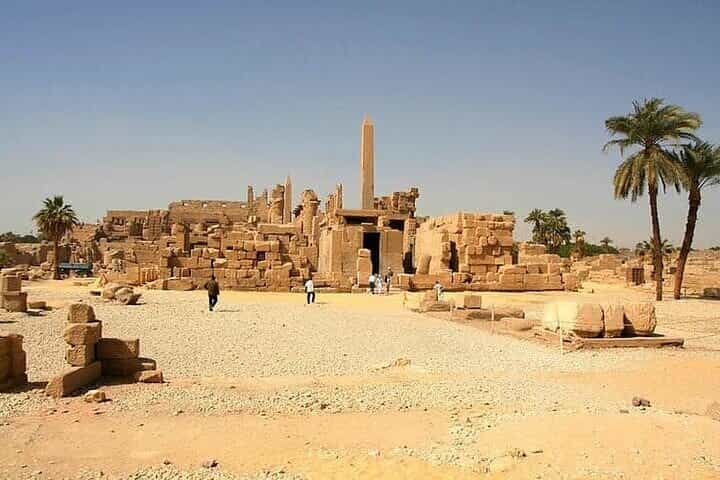 Day Tour to Memphis Sakkara & Dahshur Pyramids
