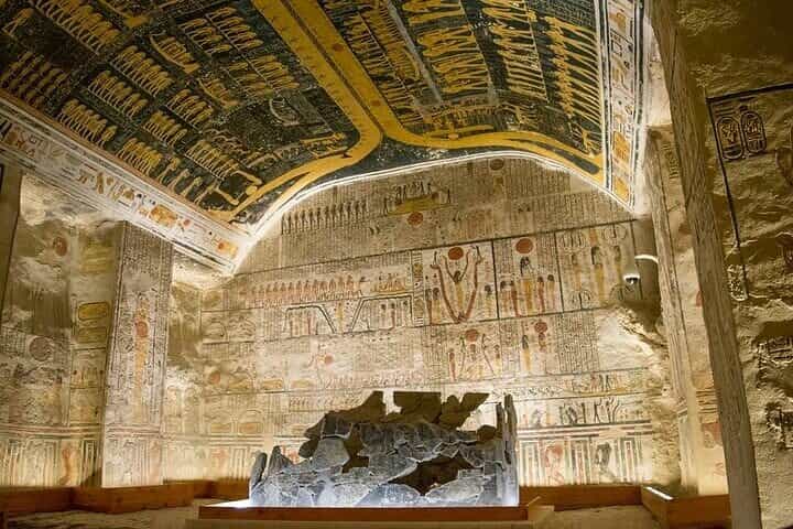 סיור יומי בביקור בבנקי הנילוס המזרחיים והמערביים