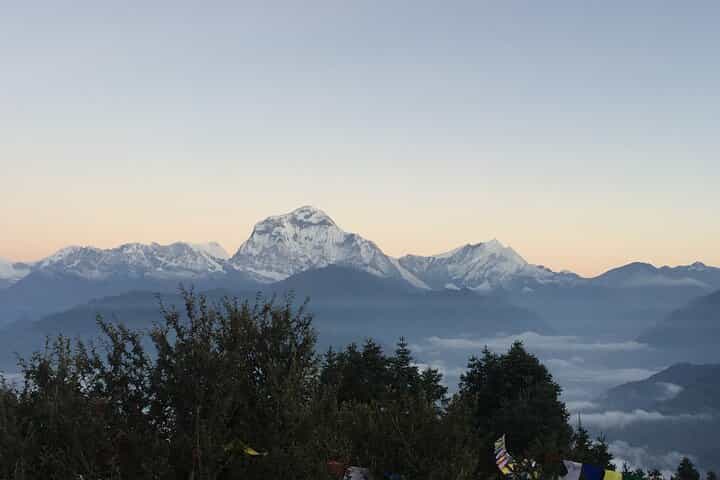 סיור מסוק בבסיס מחנה אנפורנה