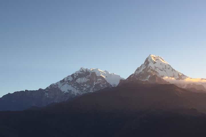 סיור מסוק בבסיס מחנה אנפורנה