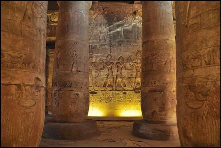 סיור פרטי במקדש דנדרה מחמורת