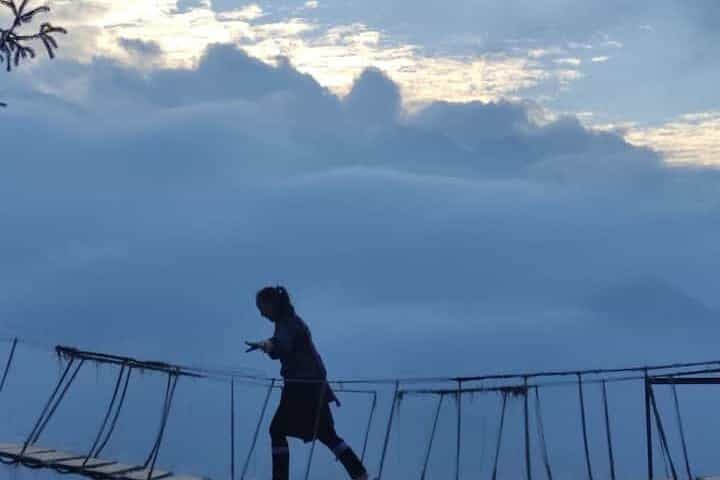 חוקרים את הרפתקת ספה אקו עם מארח מקומי