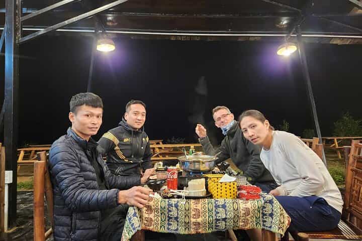 טיול פרטי של 5 ימים לעיר האנוי -מוק צ'או, טאקסואה ואגם ת'אק בעא