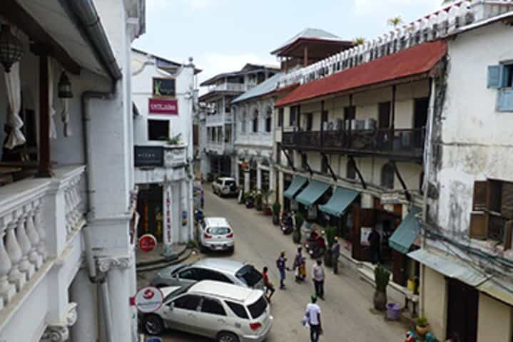 סיור רגלי בעיר שטון, קניות, היסטוריה ותרבות