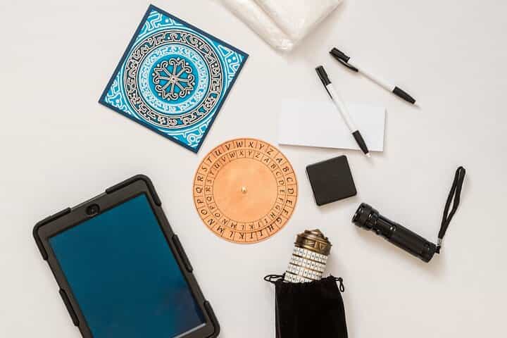 The Magic Portal: Outdoor Escape Room in Granada