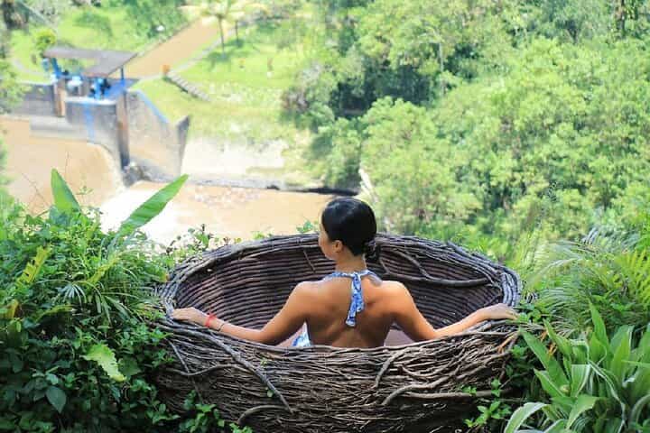 חבילות הרפתקאות רפטינג בנהר האיונג וסווינג בבאלי