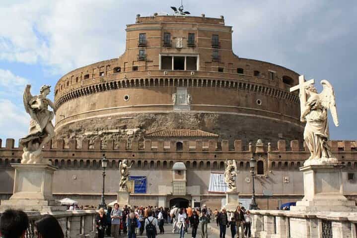 Rome: Tour Castel Sant'Angelo and the Corridor of the Popes