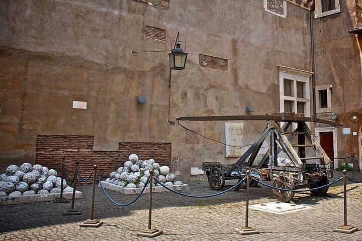 Rome: Tour Castel Sant'Angelo and the Corridor of the Popes