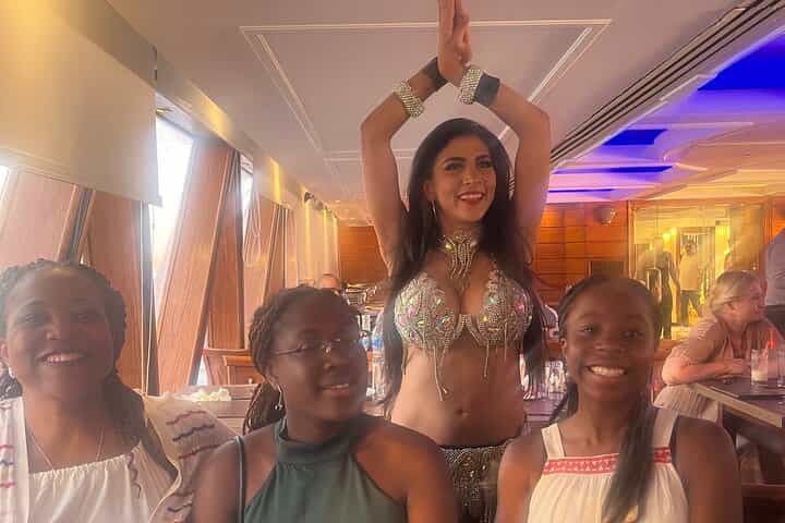 שייט ערב עם ריקודי בטן ומופע דרווישים החל מ-9$.