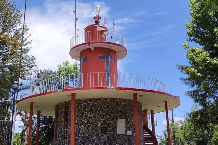 The Chocolate House and the Cookie