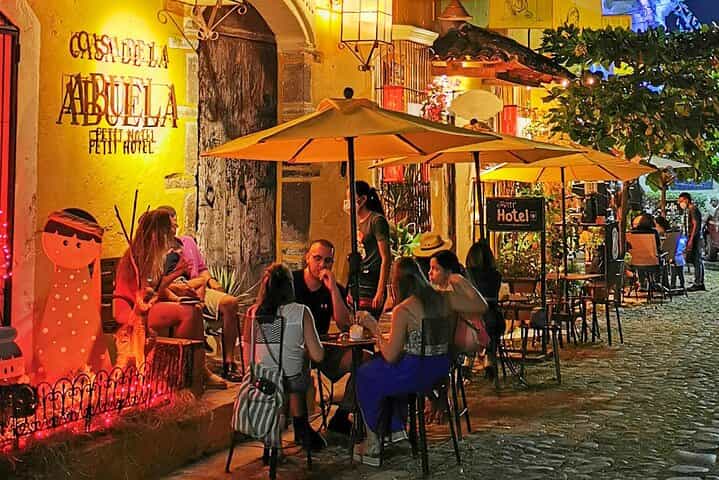 Archaeology and Colonial Charm: Cihuatan and Suchitoto Private Tour