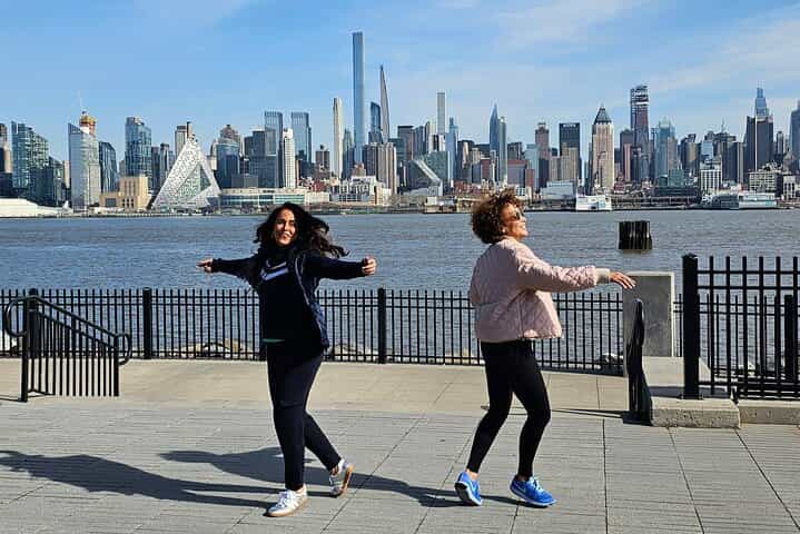 New York Skyline Magic - The Real Skyline With a Real Local
