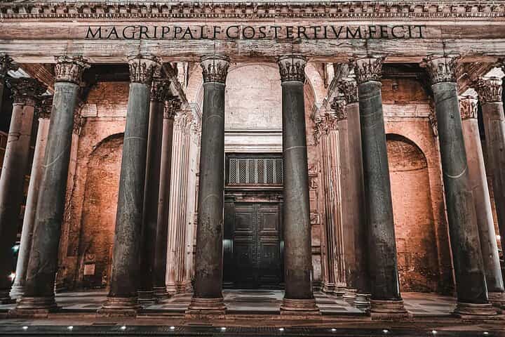 סיור מודרך בפנתיאון עם כרטיס דלגו על התור