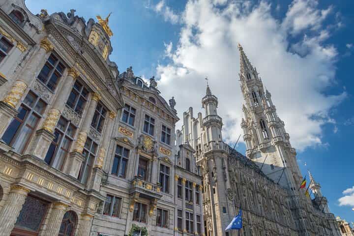 Explore History and Family Walking Tour in Mons