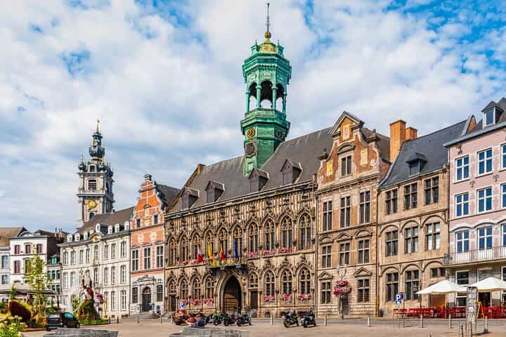 Explore History and Family Walking Tour in Mons