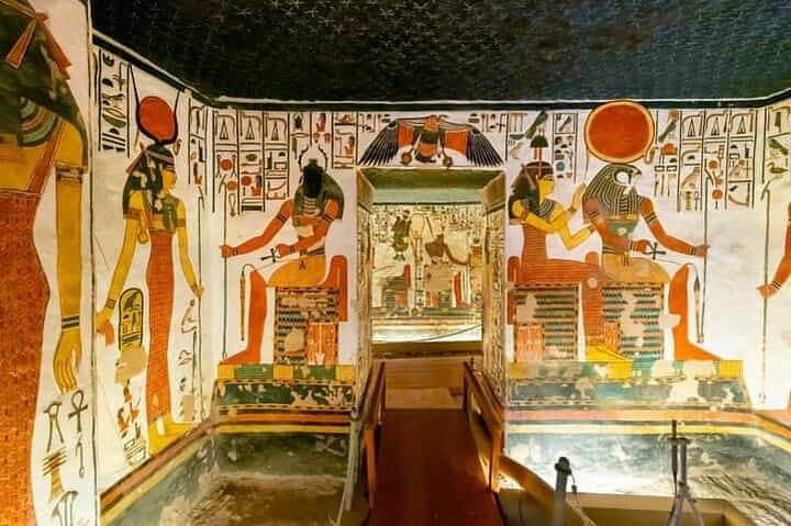 סיור פרטי לעמק האצילים, עיר העובדים ומקדש חבו