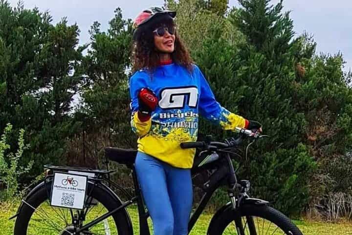 סיור אופני חשמליים היסטורי במethana