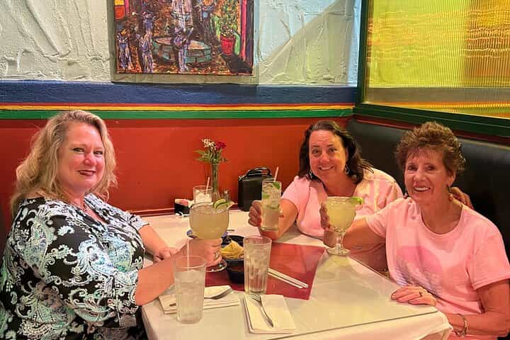 סיור סיגרים ומשקאות במהלך שעות האושר