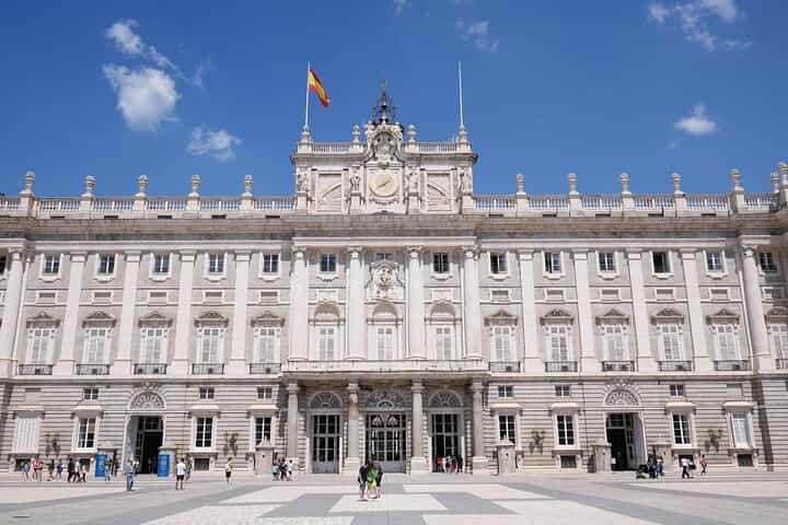 Madrid Sightseeing Tour with Royal Palace Skip the Line Ticket
