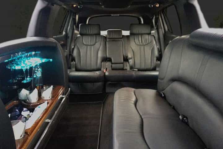 העברה פרטית מהנמל קנאוורל לאורלנדו על ידי אוטובוס או לימוזינה