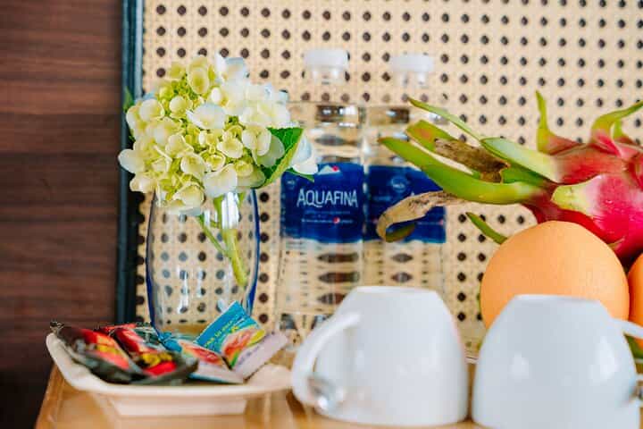 שייט של יומיים ולילה באזור פחות תיירותי עם 5-10 אנשים, קיאקים, ורכיבה על אופניים.