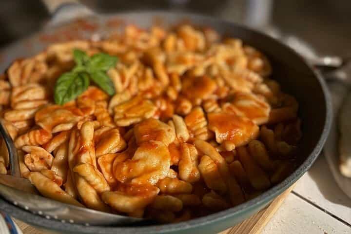 שיעור פסטה עם טעימות של שמן זית כתית מעולה