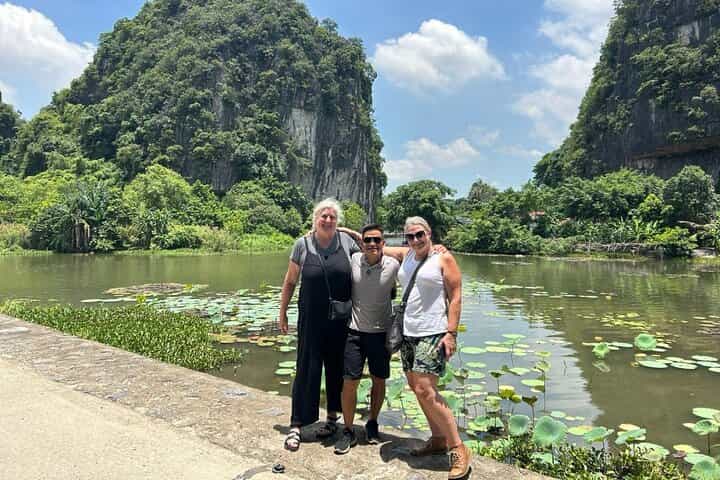 Ninh Binh Sunset Motobike Tour : Mua Cave & Hoa Lu Ancient Town