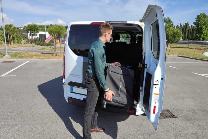 הסעה מנמל התעופה טריאסטה לקופר