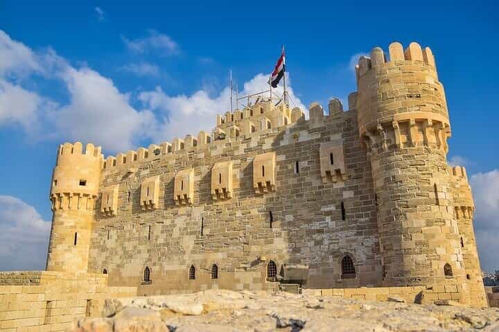 סיור מודרך לביקור באטרקציות המרכזיות של עיר אלכסנדריה