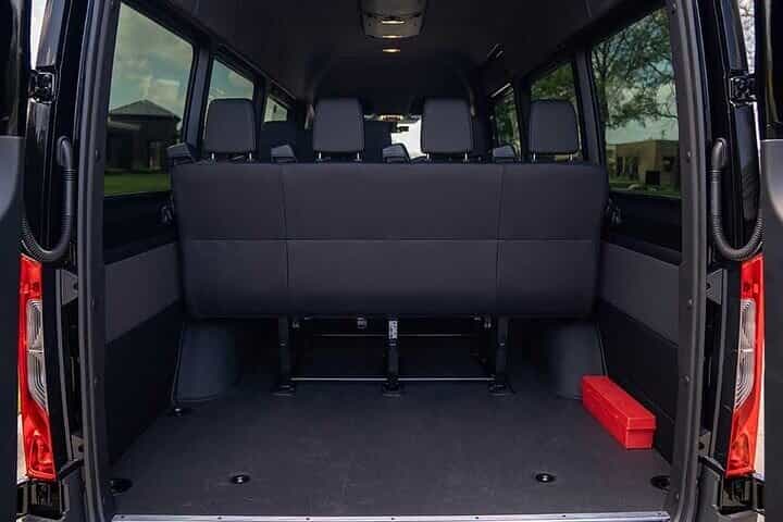 Private Transfer from Waikiki to Honolulu Airport HNL by Minibus