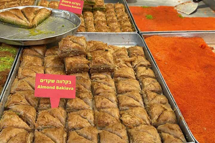 Tel Aviv: Carmel Market Vegetarian Food, History & Culture Tour