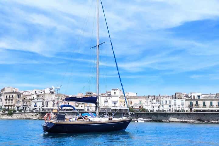 Sailing tour in Syracuse and guided snorkeling - Private