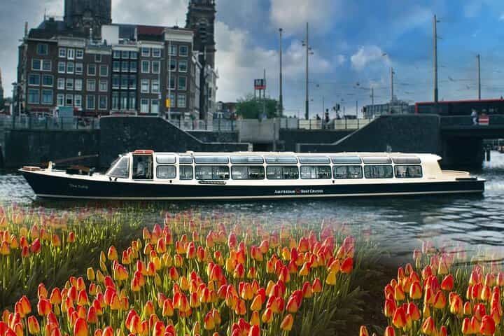 Amsterdam: Keukenhof Entry plus Shuttle Bus & 75 min Canal Cruise