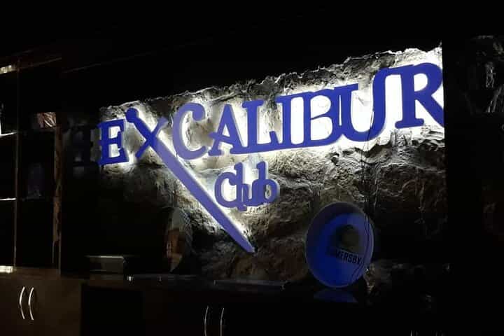 סיור חיי לילה פרטי ממישס למרכז פונצ'אנה עם מסיבת אחרי