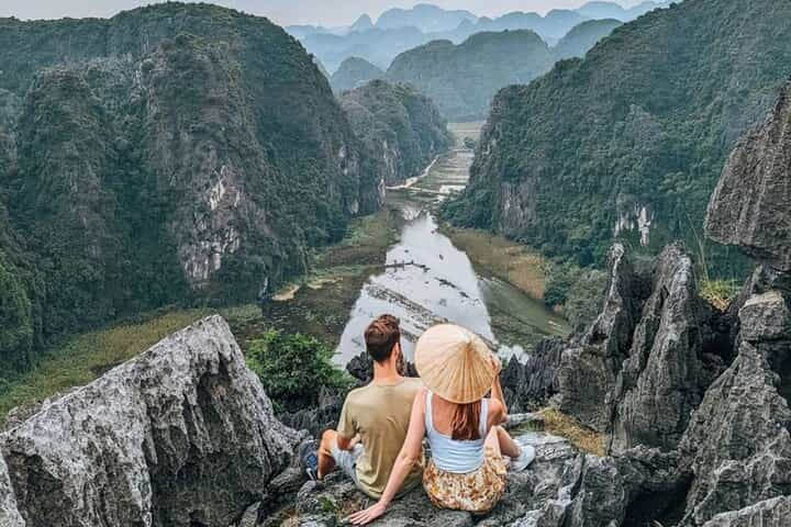 Hanoi: Hoa Lu, Tam Coc, Mua Cave & Bich Dong Pagoda Small Group