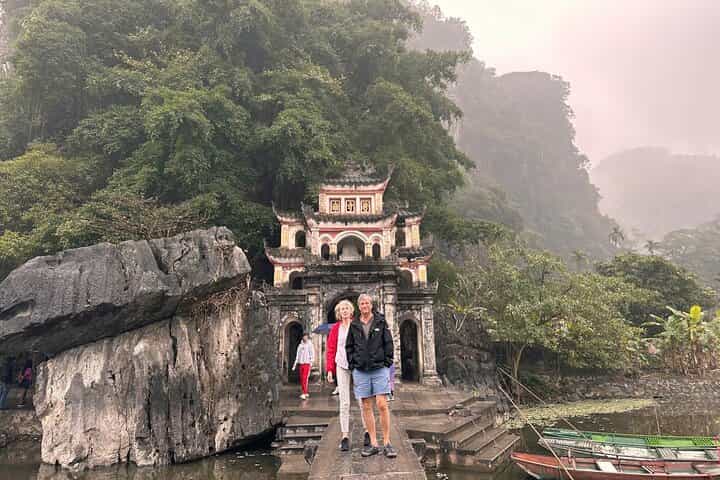 Hanoi: Hoa Lu, Tam Coc, Mua Cave & Bich Dong Pagoda Small Group