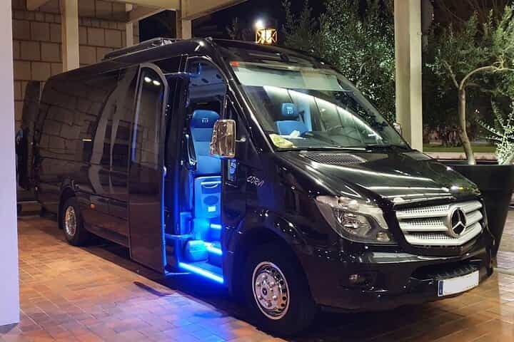 Transfer airport Barcelona to Barcelona city centre. (1 to 15 pax)