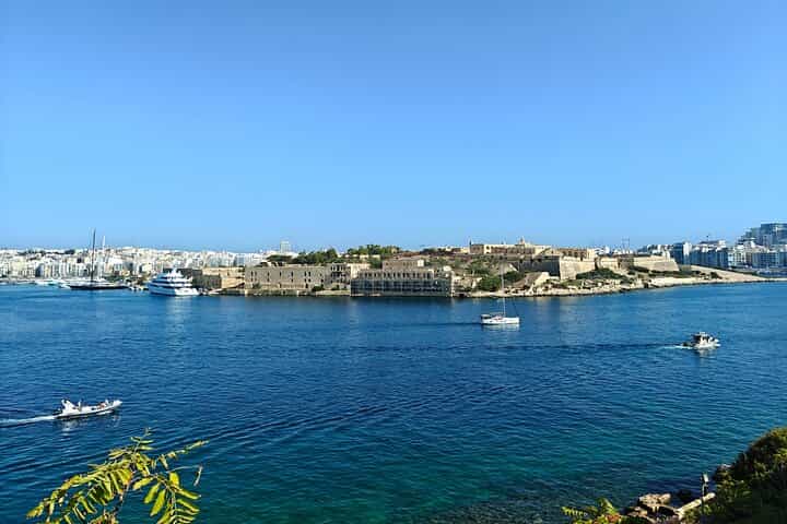 Valletta Grand Tour: Private Walk & Harbour Escape